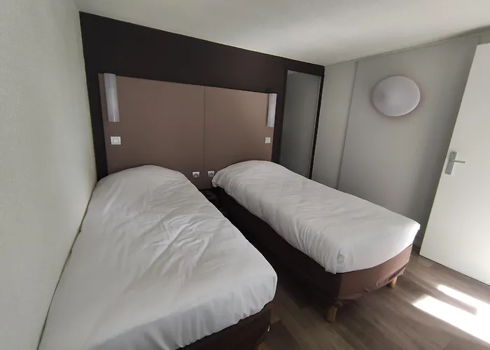 Hotel Campanile Vion