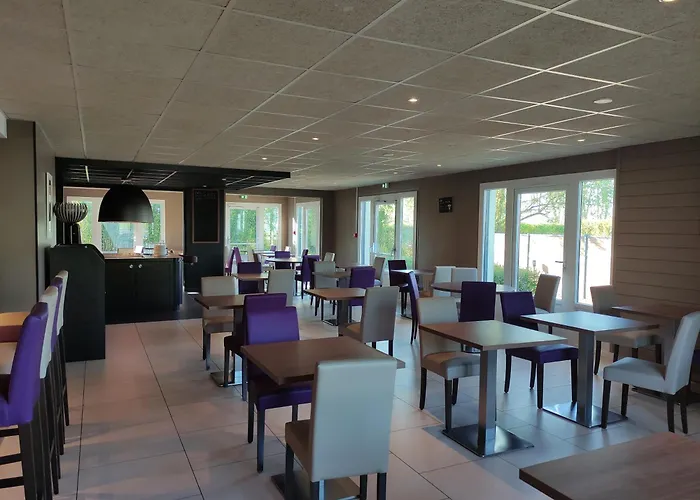 Hotel Campanile Vion