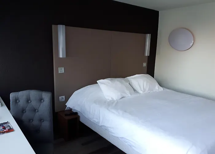 Hotel Campanile Vion